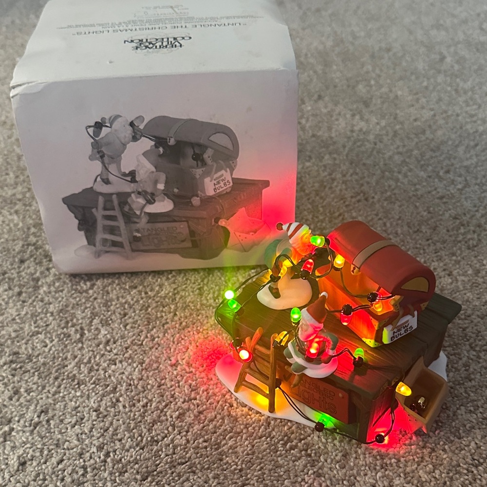 Department 56 Untangle The Christmas Lights Heritage Village Collection